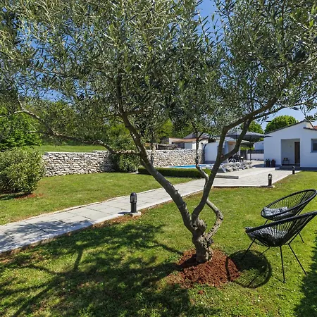 Feriehus Prenc By Interhome Munci